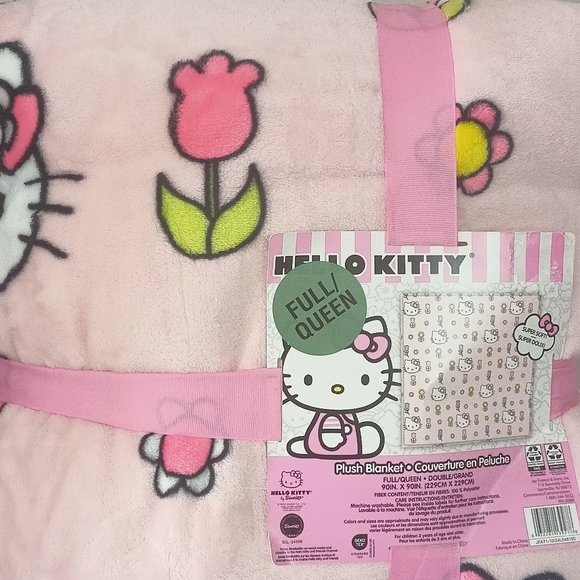 Hello kitty blanket - Picture 3 of 3